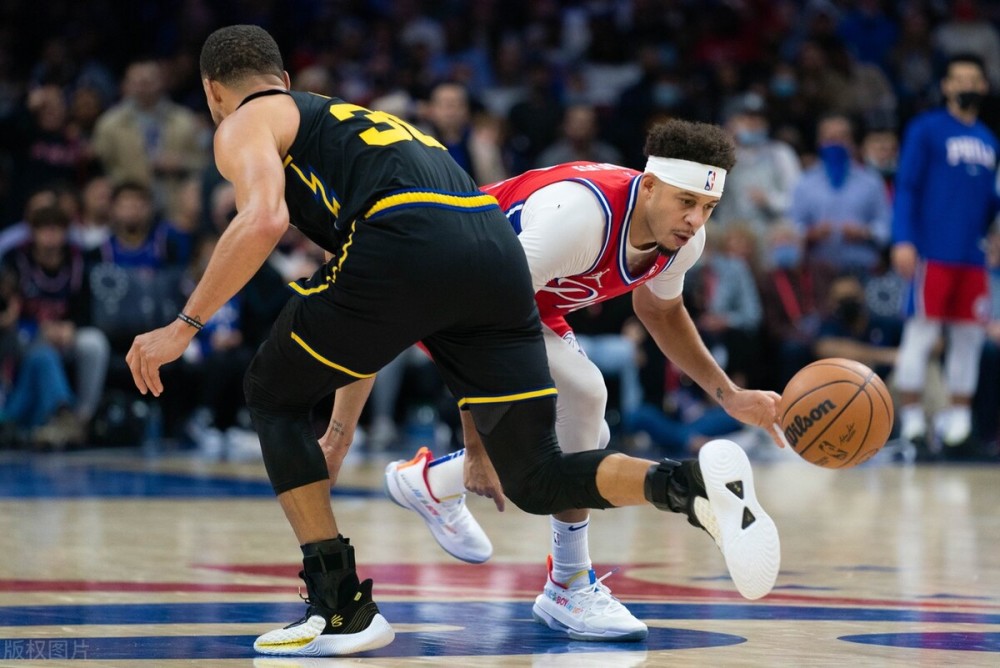 根据队医的 根据队医的